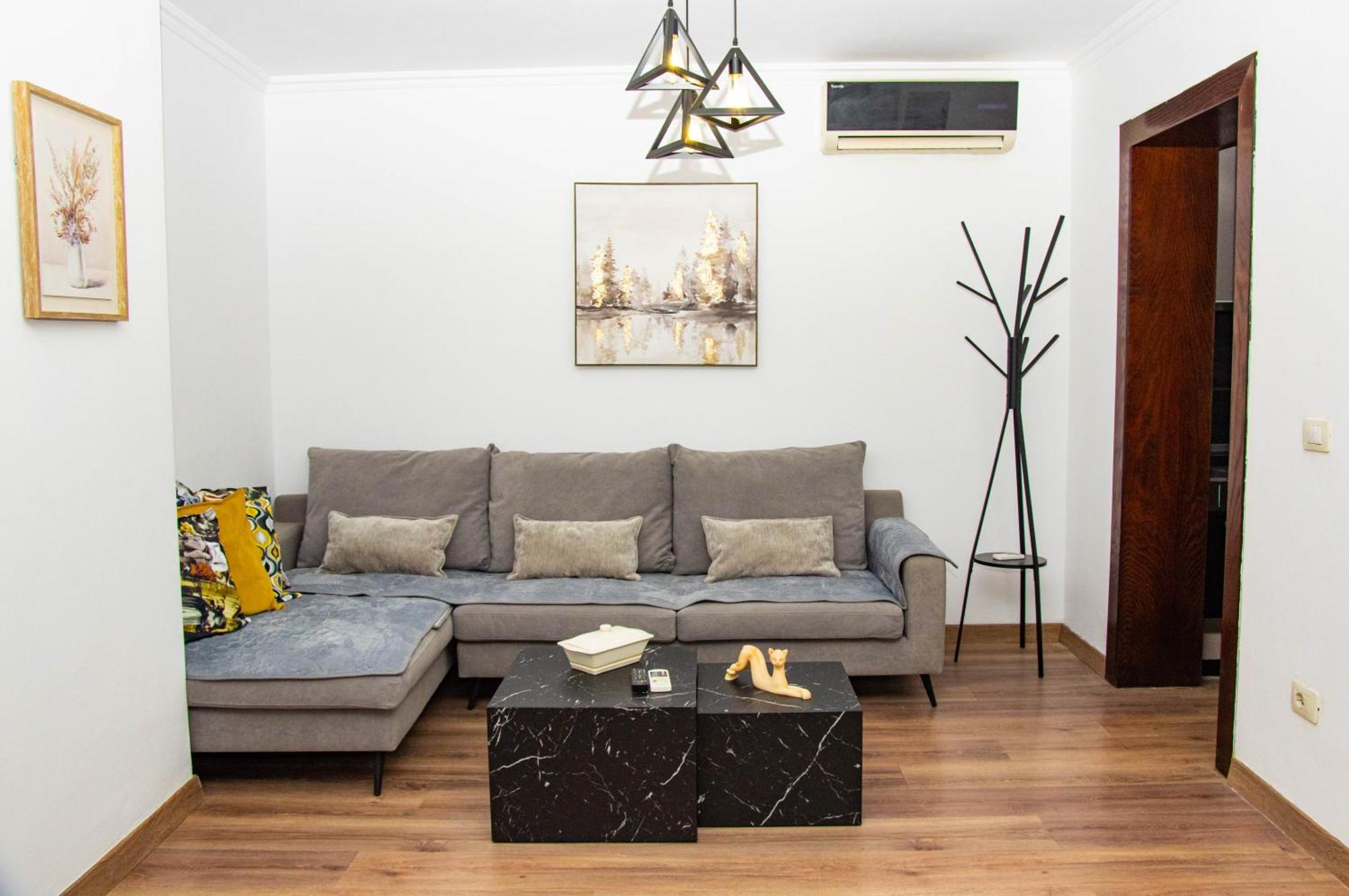 Lucas Central Relaxing House Тирана Экстерьер фото