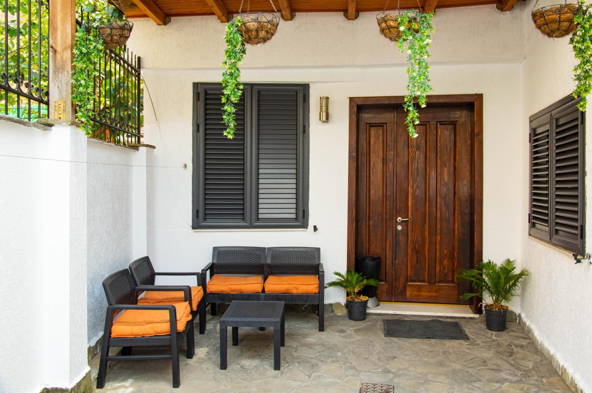 Lucas Central Relaxing House Тирана Экстерьер фото
