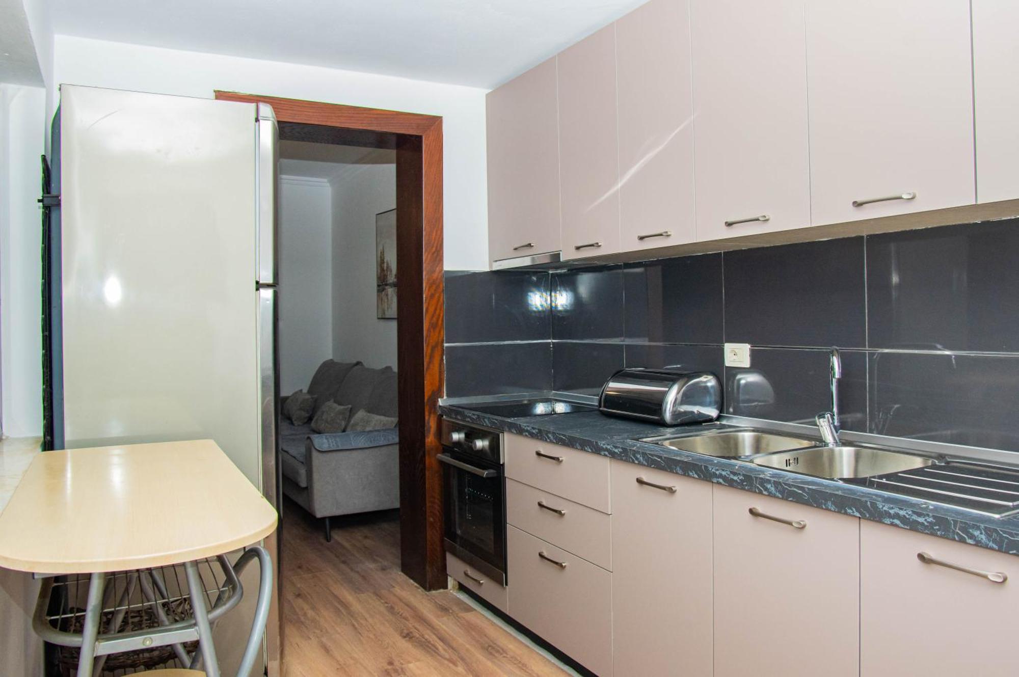 Lucas Central Relaxing House Тирана Экстерьер фото