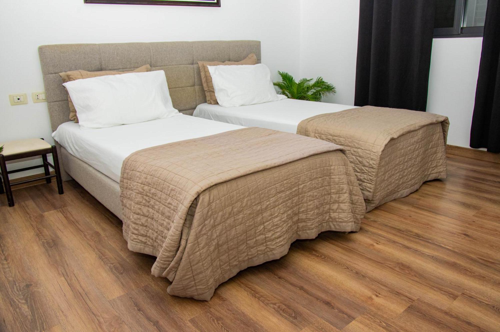 Lucas Central Relaxing House Тирана Экстерьер фото