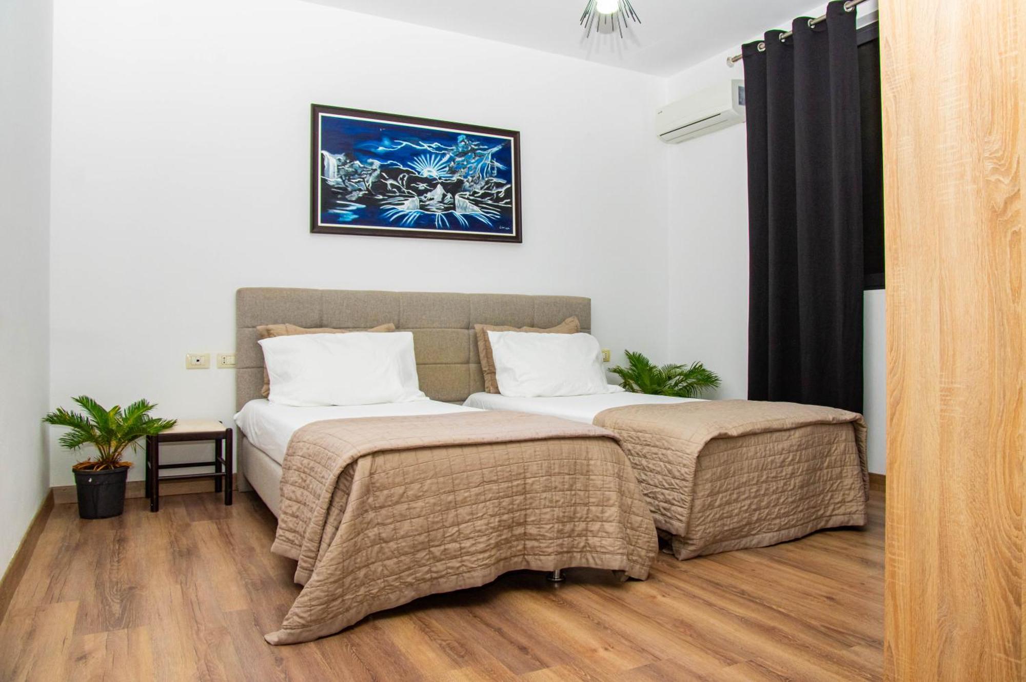 Lucas Central Relaxing House Тирана Экстерьер фото